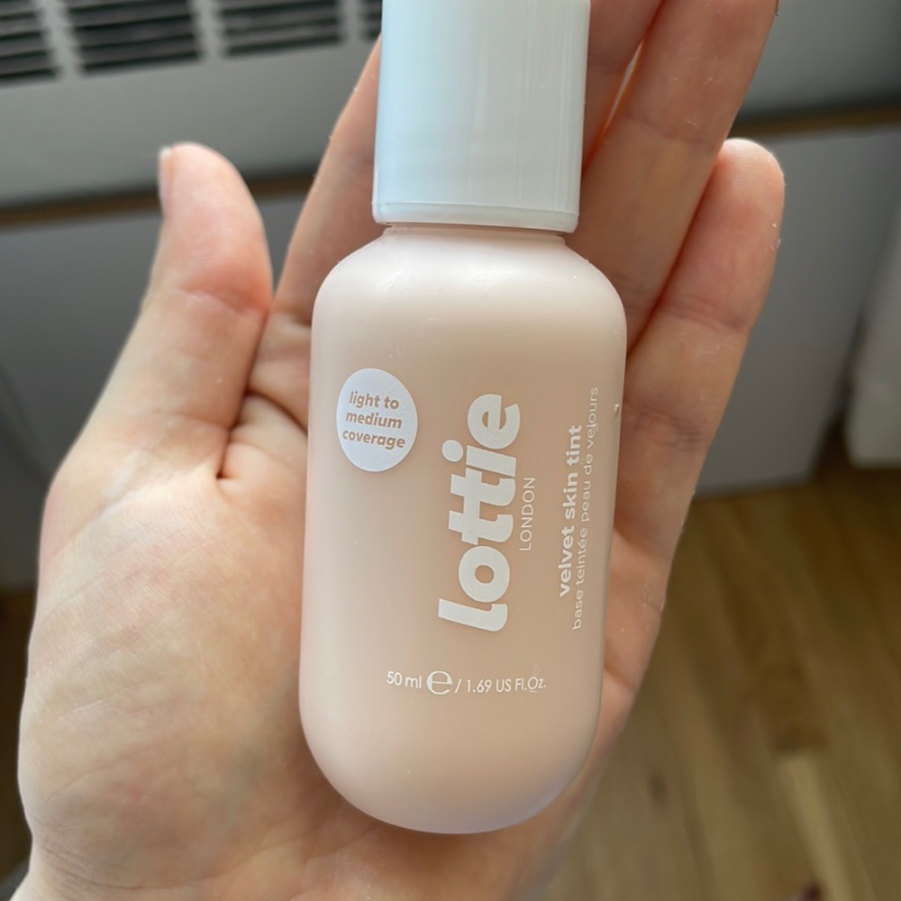 Lottie fair skin tint